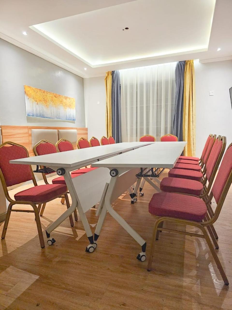 Raha Hotel & Suites نيروبي المظهر الخارجي الصورة